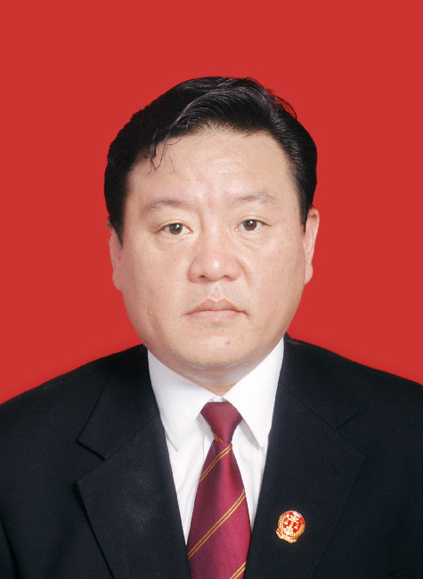 原籍河南孟州,中共党员,本科学历,现任济源市法院党组成员,审判委员会