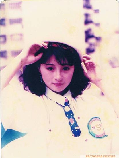  p>李赛凤,1965年2月14日生于 a target="_blank" href="/item/香港