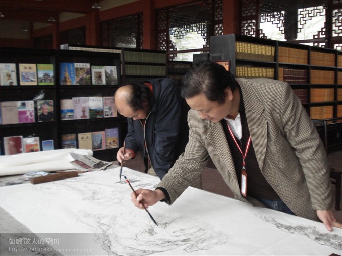 现为中国第一禅林画院院长, 禅林画派创始人,四川省美术家协会会员