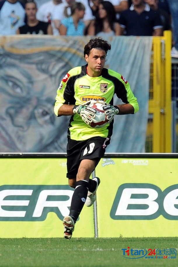  p>萨尔瓦托雷·西里古(salvatore sirigu),1987年1月12日出生于诺罗