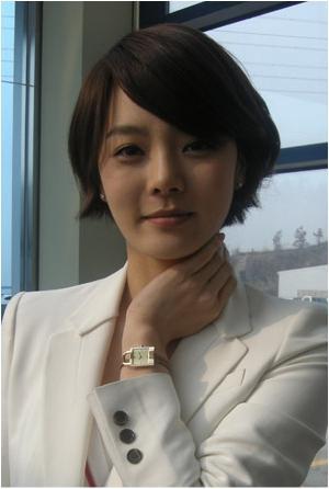  p data-id="gntxy34kd2">蔡琳(      ),原名朴蔡琳,1979年3月28日