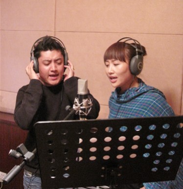 《玉树-不要悲伤哭泣》是央金兰泽,阿桑格来