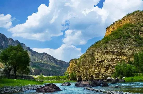  p>永定河峡谷,又称官厅山峡,幽州峡谷,亦即永定河上游河谷,从 a href