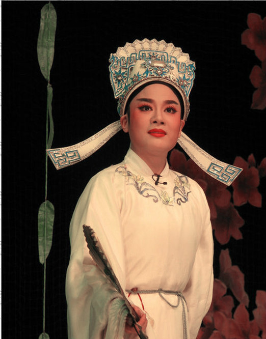 王一敏,原 a target="_blank" href="/item/福建省芳华越剧团/9913630