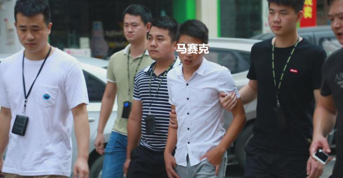 id="gnco3jk8sb">2018年8月24日,浙江乐清市一名20岁女孩赵培辰乘坐 a