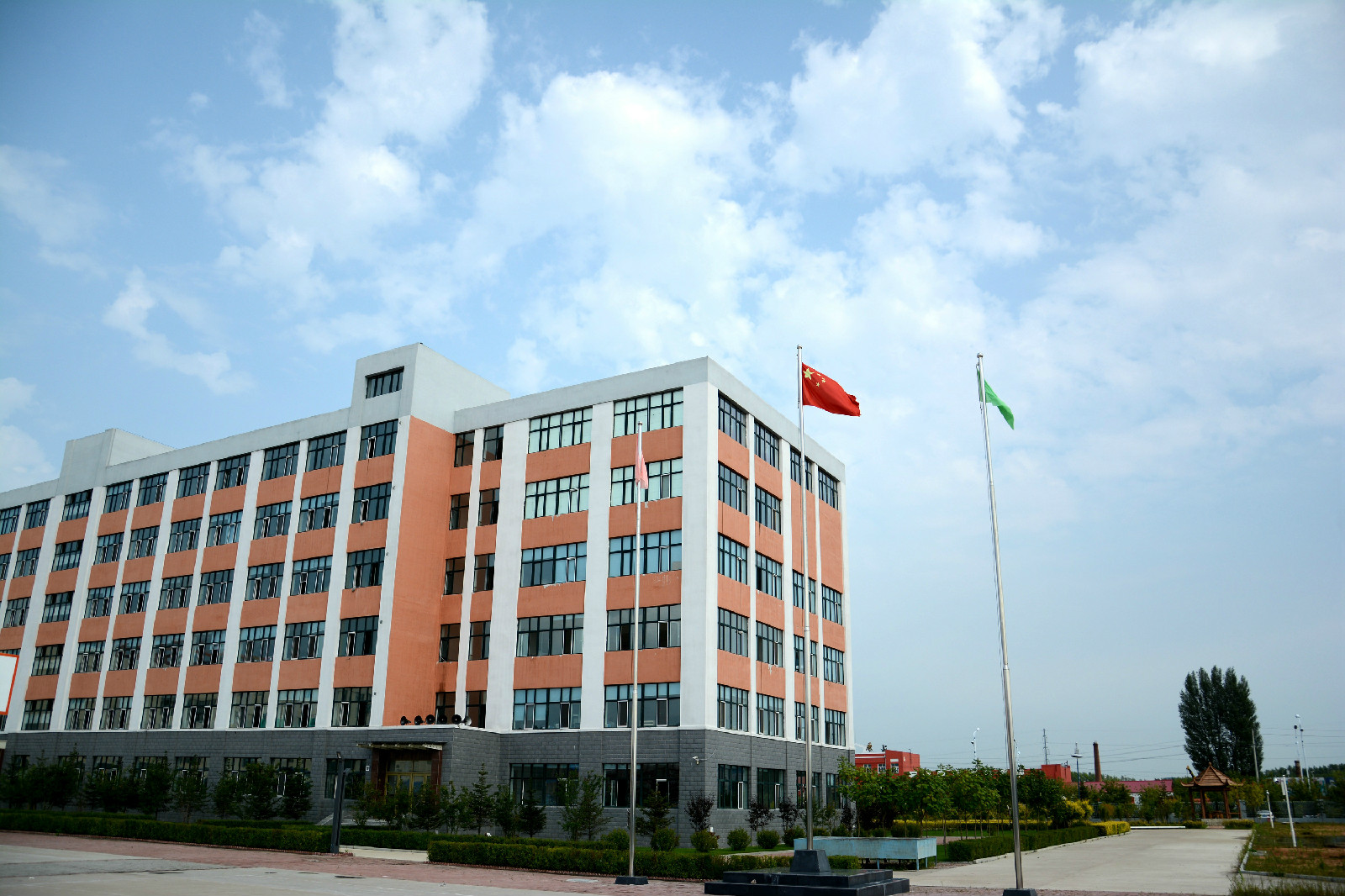  p>汤原县高级中学(tang yuan senior high school)是一所由汤原县