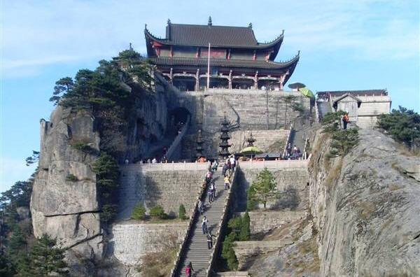  p>天台寺,是位于 a target="_blank" href="/item/辽宁省喀左县