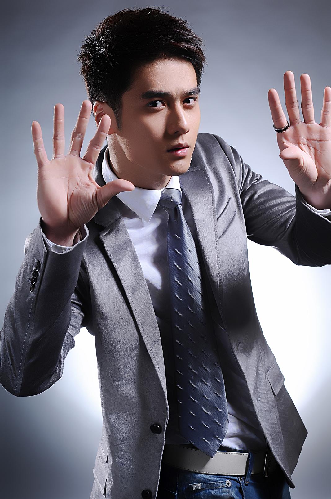  p>蒋劲夫,1991年9月2日出生于湖南省长沙市,中国内地男演员,毕业于 a