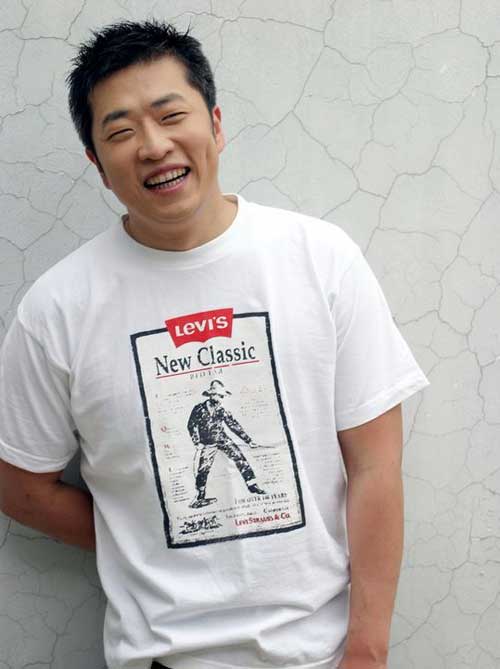 id="gnta9q9fz1">小柯,1971年10月20日出生于中国北京市,本名柯肇雷