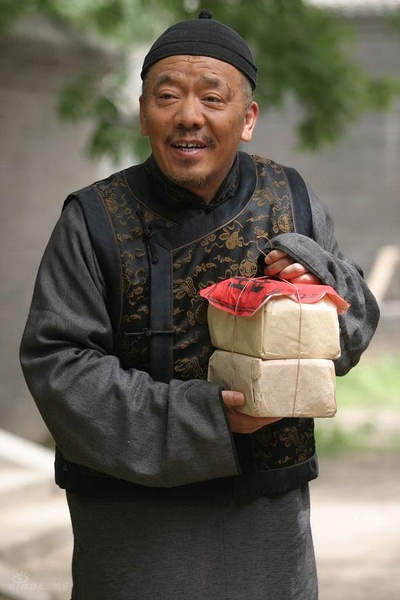  p>茶馆(teahouse)是爱茶者的乐园,也是人们休息,消遣和交际的场所