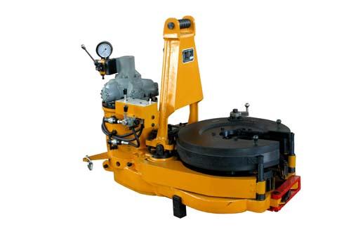 拧卸钻杆的称钻杆自由钳,拧卸套管和岩心管的称套管自由钳.