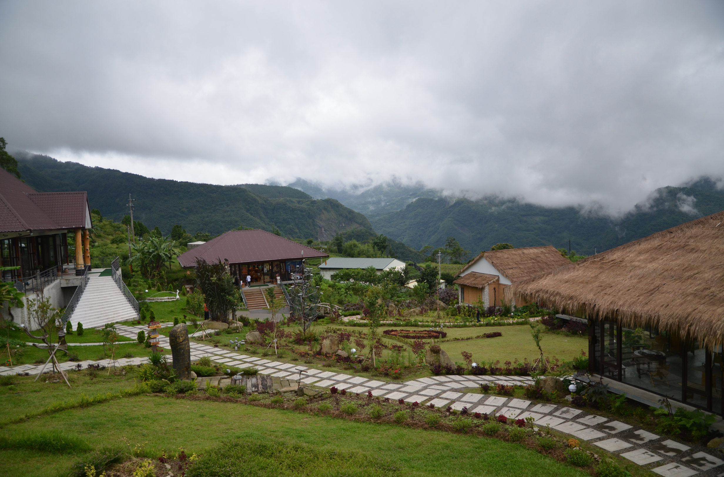  p>阿里山(ali mountain),位于 a target="_blank" href="/item/台湾