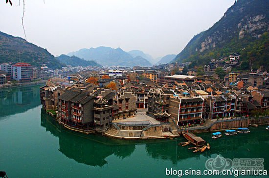  p>镇远古镇是贵州省 a target="_blank" href="/item/黔东南苗族侗族