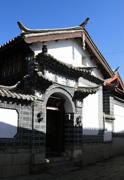  p>纳西民居建筑一般是高约7.