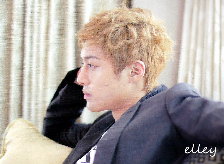  p>金贤重(kim hyun joong),1986年6月6日出生于韩国,歌手,演员,设计