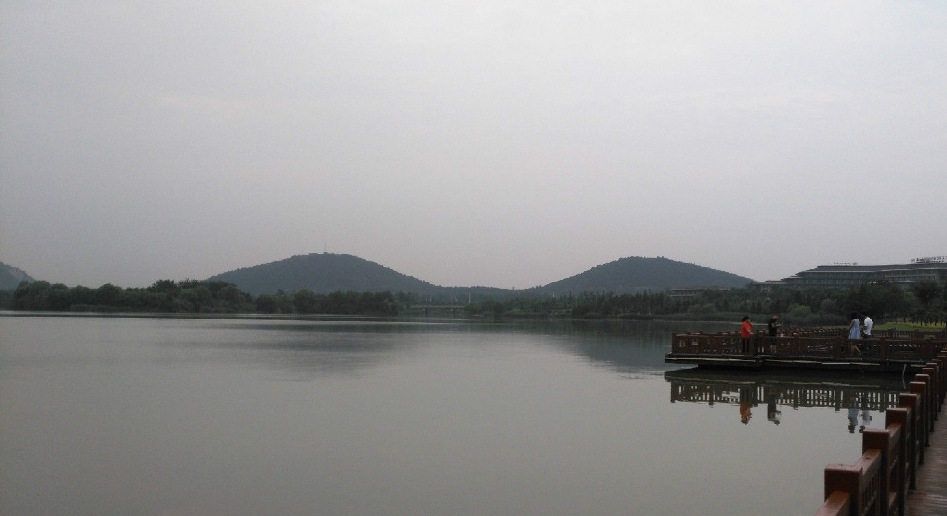  p>徐州市青龙湖原名 a target="_blank" href="/item/六堡水库