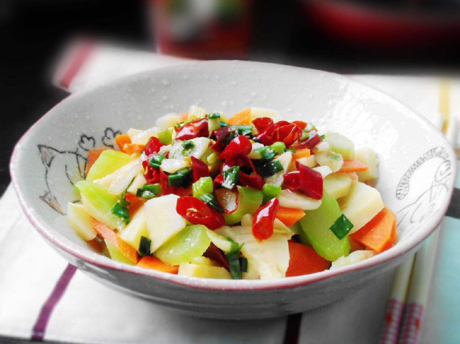  p data-id="gn6sgzn2jj">炝辣双笋是以莴笋,罗汉笋为主要材料制作而