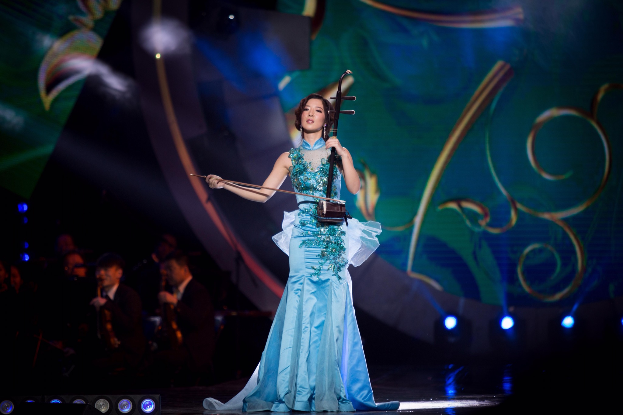  p data-id="gnyuhr53pa">许慧,女,青年二胡演奏家,2014年成为新十大