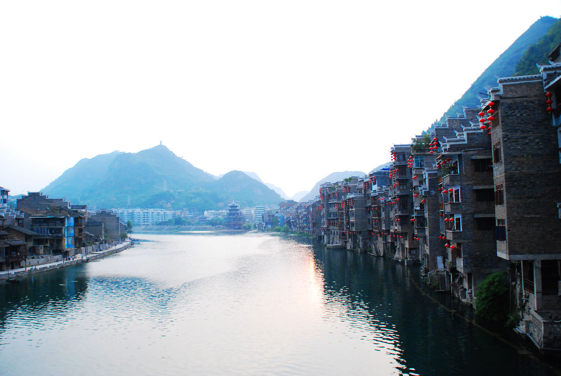  p>镇远古镇是贵州省 a target="_blank" href="/item/黔东南苗族侗族