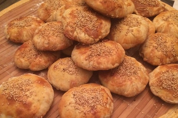  p> a target="_blank" href="/item/商河糖酥火烧/1957457" data