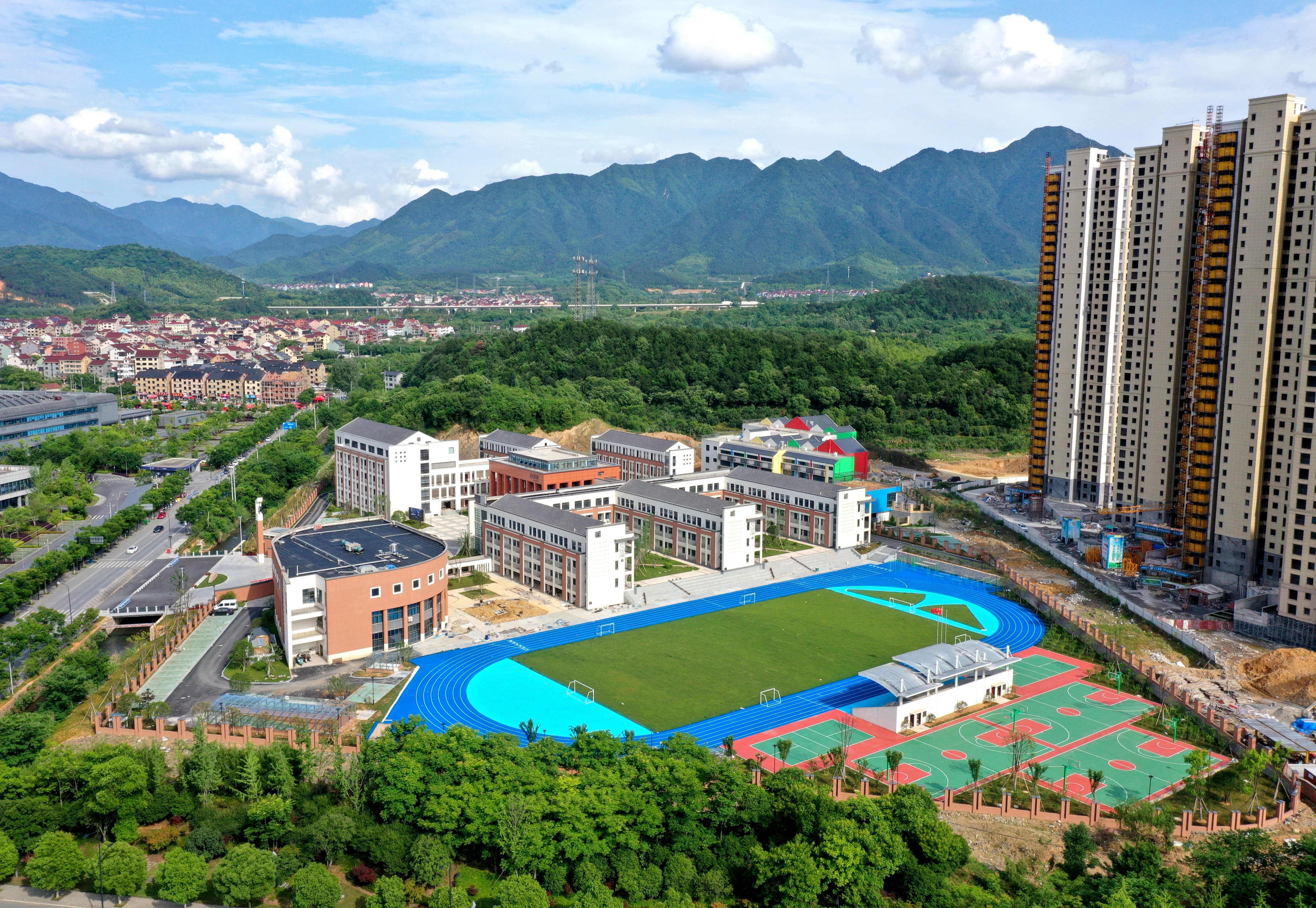 桐庐县科技城未来学校