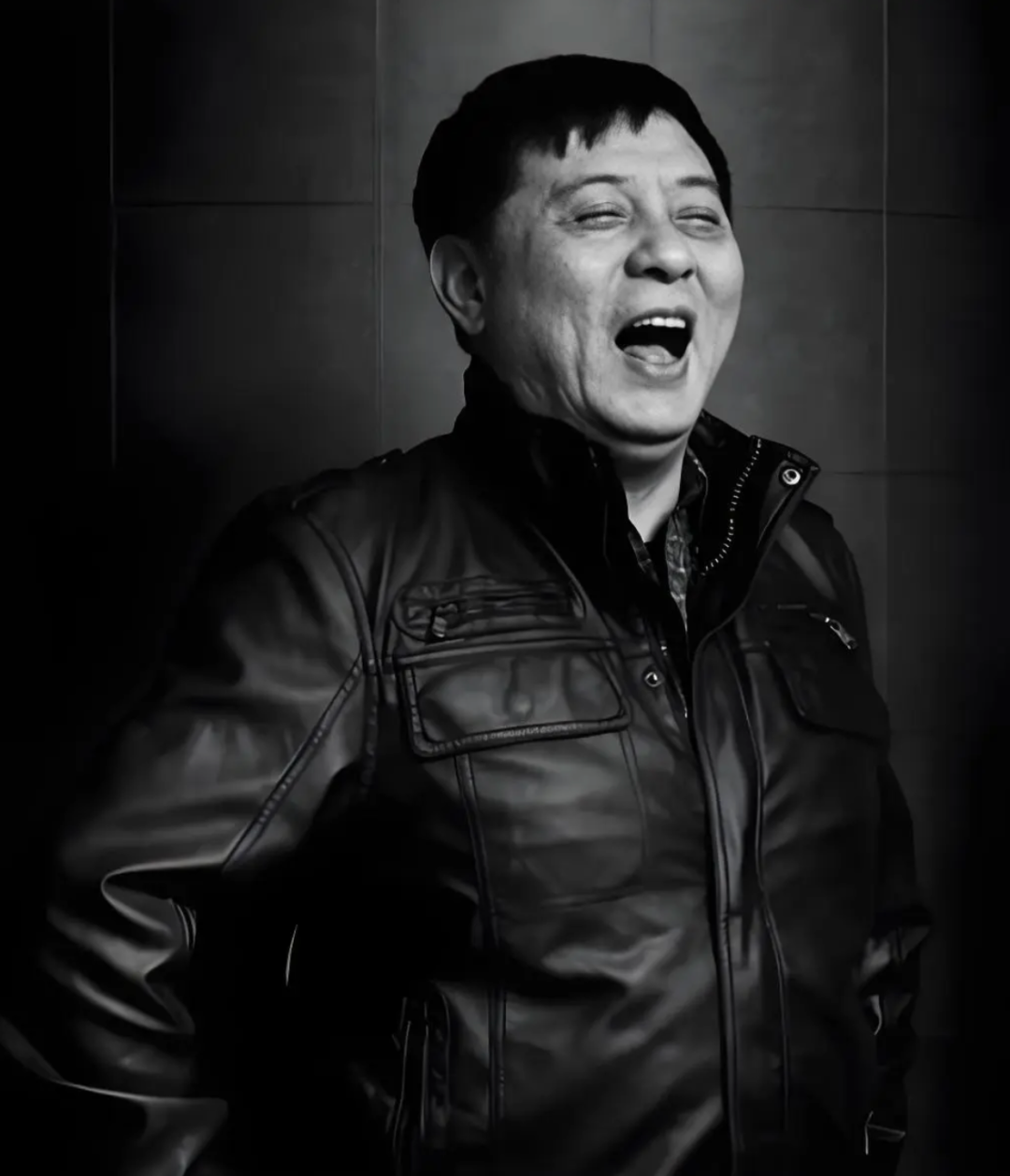 他已卖掉所有房产_百科TA说