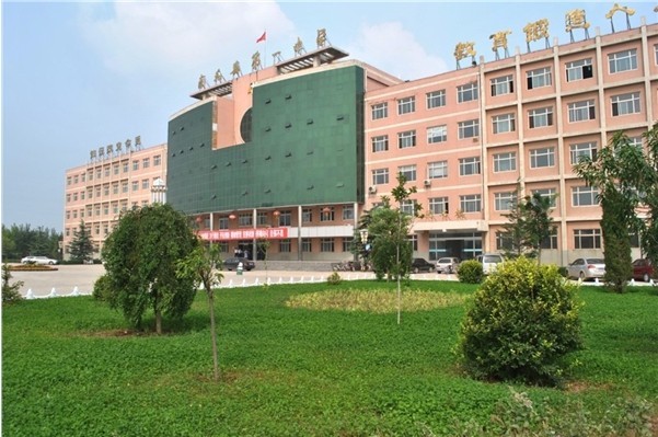  p data-id="tljwot46xbou">南和县第一中学创建于1952年,是河北省