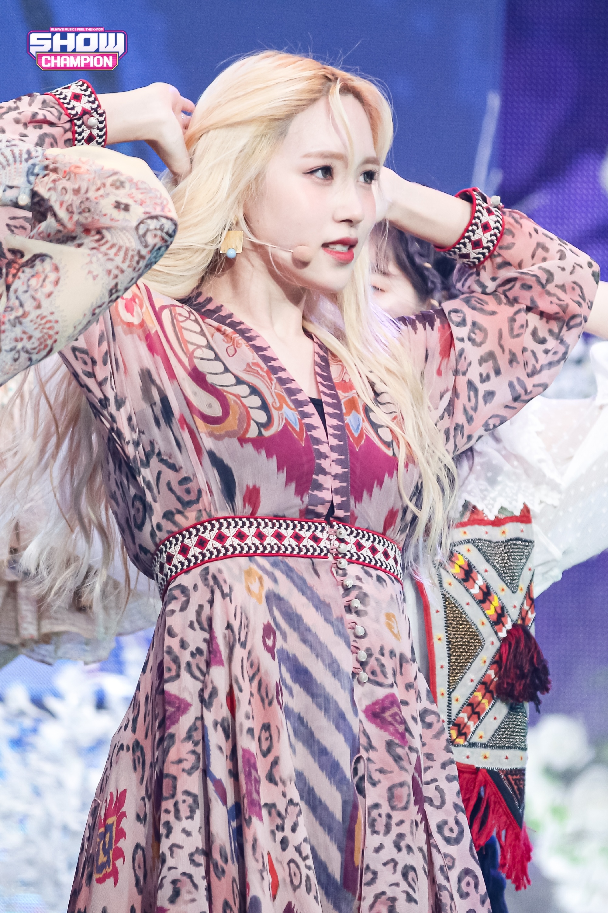  p>名井南(mina),1997年3月24日出生于美国得克萨斯州圣安东尼奥,日本