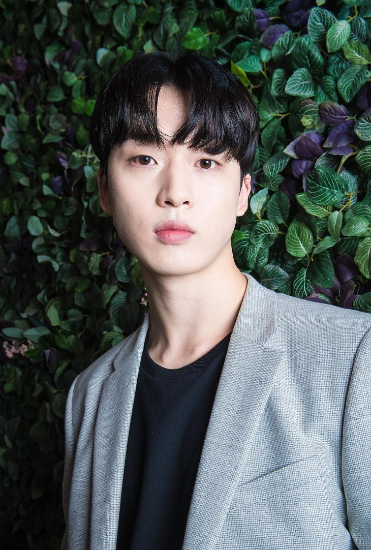  p>金江珉(         ),1995年8月17日出生于