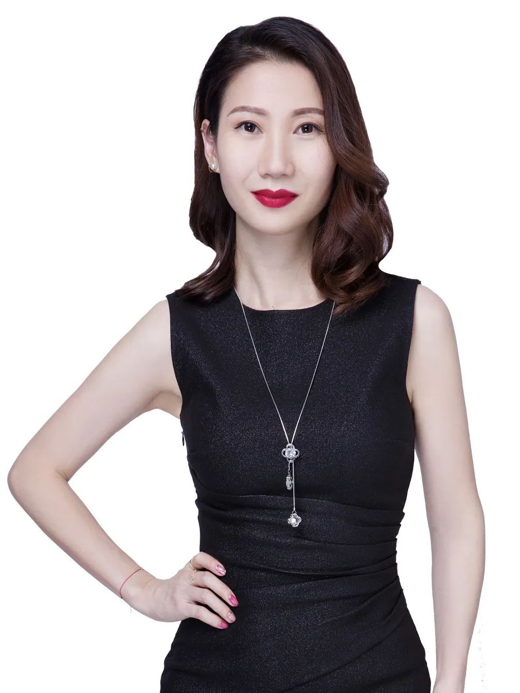  p>陈玮,女,美国印第安纳大学物理学博士,完成学业后在华尔街金融领域