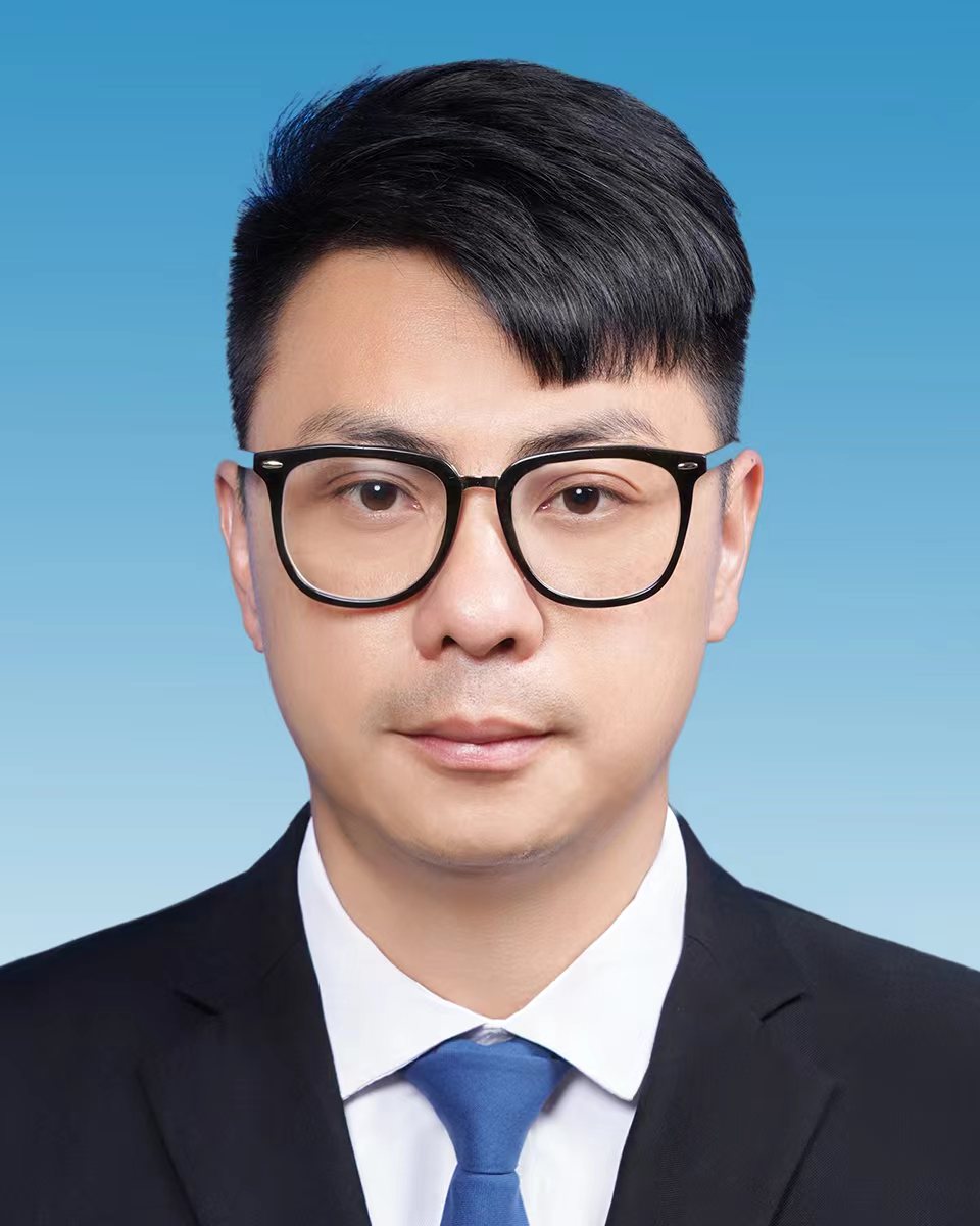 曾任云南省西双版纳州勐海县打洛镇党委书记.