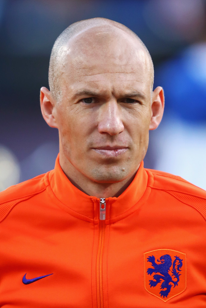  p>阿尔杰·罗本(arjen robben),1984年1月23日出生于荷兰格洛宁根贝