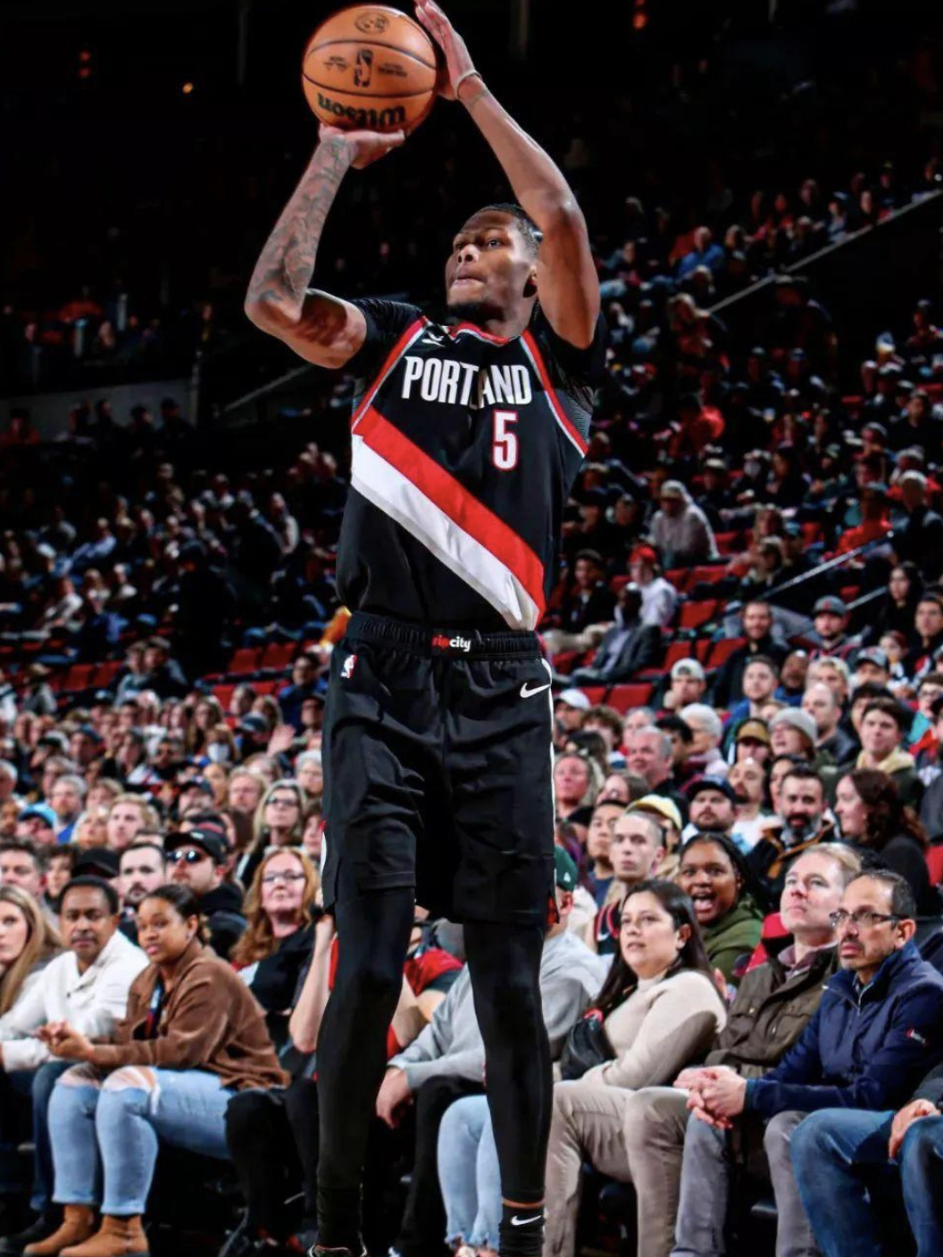 reddish),全名卡梅伦·伊莱贾·雷迪什(cameron elijah reddish),1999