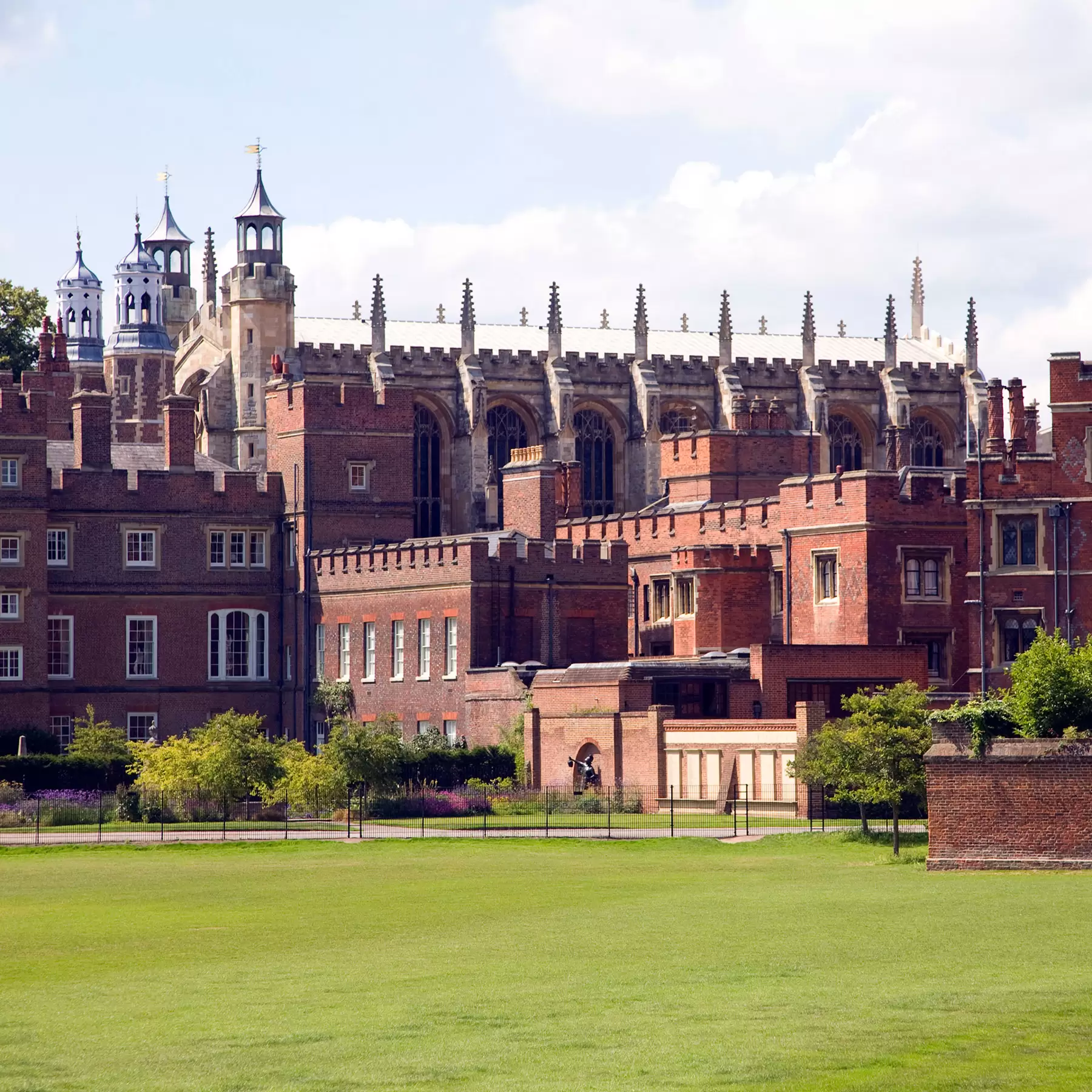  p>伊顿公学(eton college)由亨利六世于1440年创办于 a target="