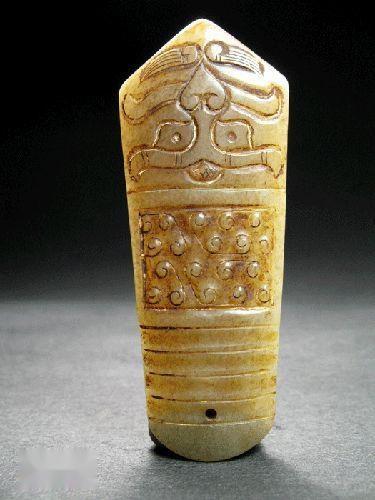 古美術 本藍田玉 手彫 漢代形制祭司像☆琮，璜，圭，璧☆玉礼器 置物 4点同出 古美術 本藍田玉 手彫 漢代形制祭司像☆琮，璜，圭，璧