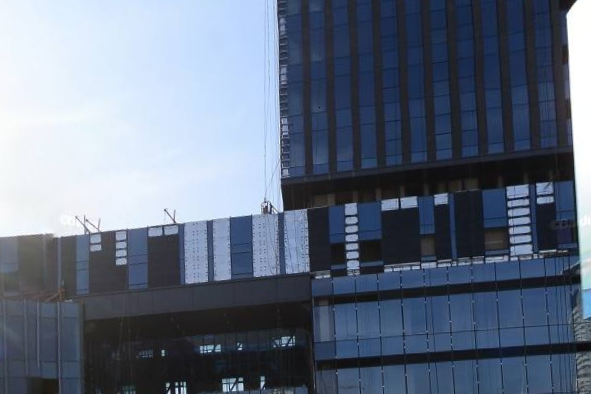  p>鼎峰中心位于济南市历下甸柳,总建筑面积77000,总占地面积18719,共