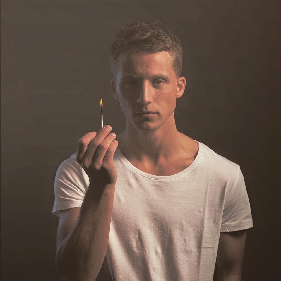 pe">nf,本名内森·福伊尔斯坦(nate john feuerstein),美国说唱男歌手