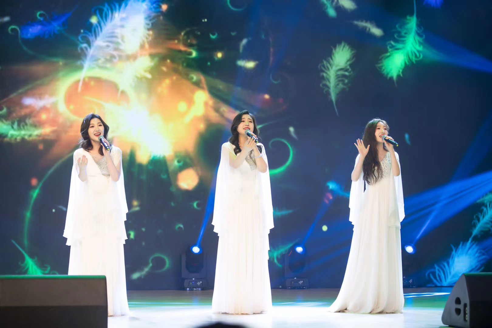  p> a href="#" data-lemmaid="6253057">黑鸭子演唱组合 /a>成立于