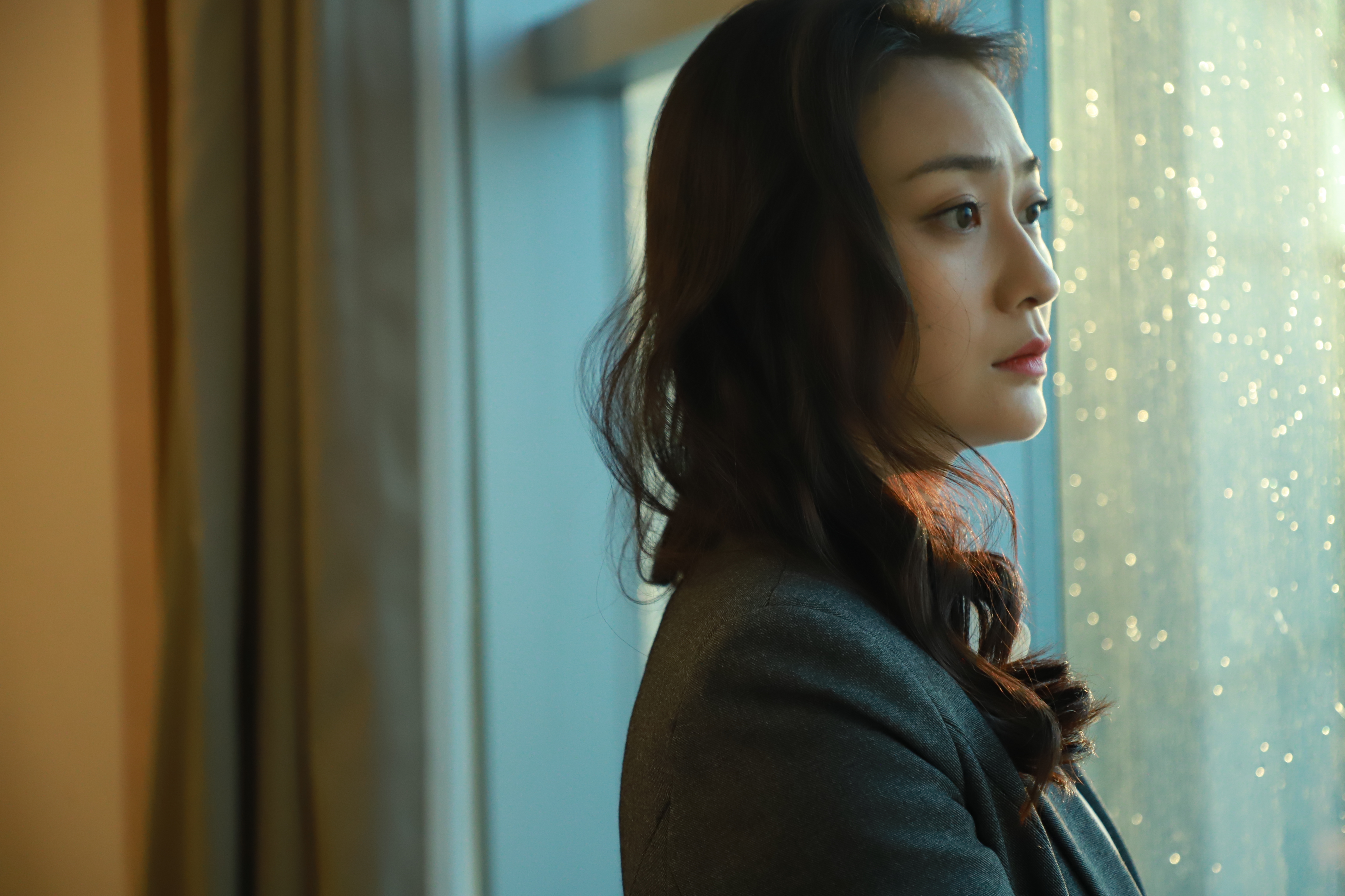 《又见彩虹》是由 a target="_blank" href="/item/中央电视台电影