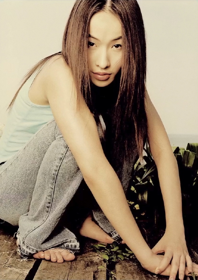  p>萧亚轩(elva hsiao),1979年8月24日出生于台湾省桃园市,中国台湾