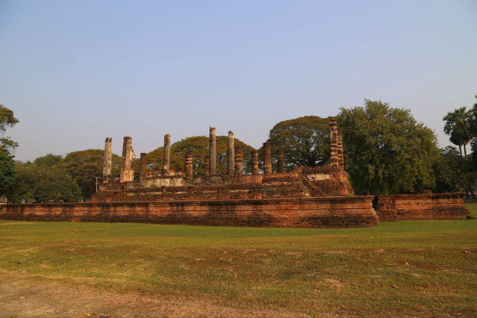  p>历史公园是由国家建立的,以缅怀历史,激励后人为主题的公园. /p>