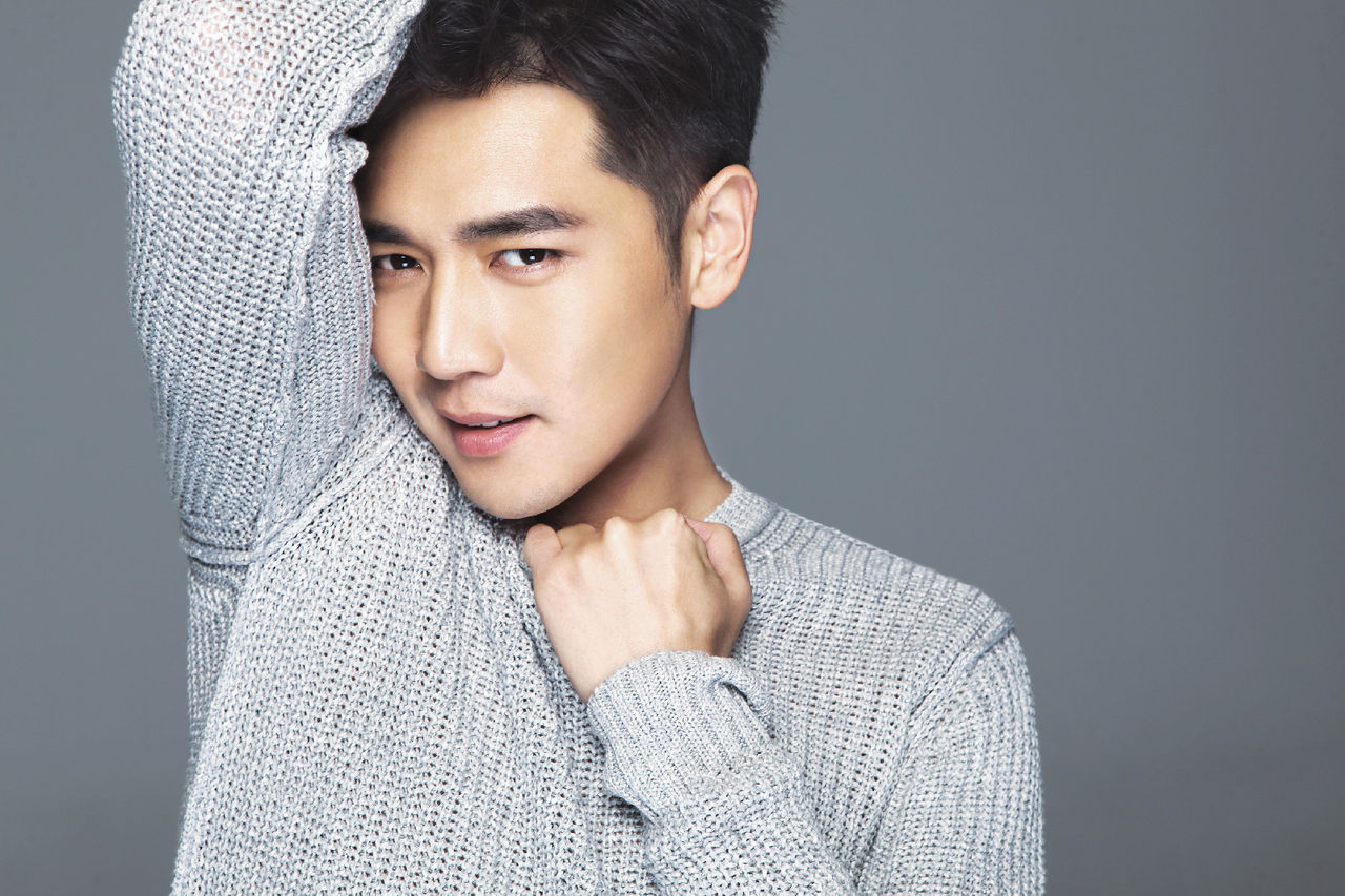  p>霍政谚,原名霍焰,1982年6月28日出生于辽宁省丹东市,中国内地男