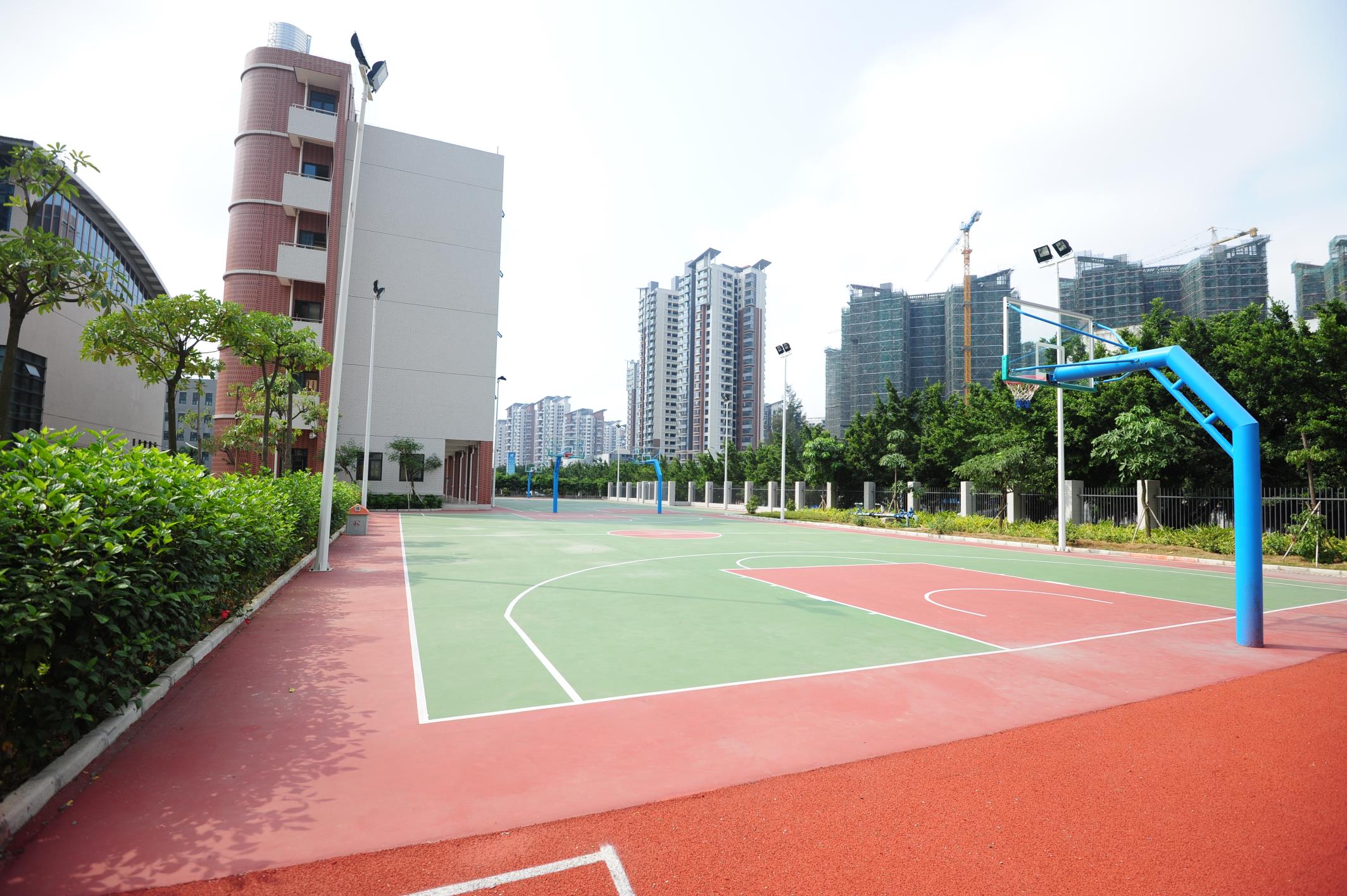  p>珠海市艺术高级中学创办于2012年,市教育局直属全日制公办普通高中