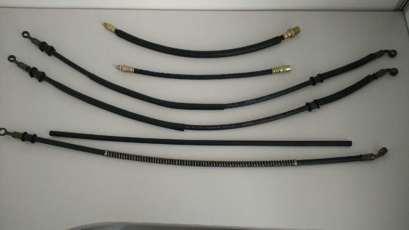  p>汽车制动软管(俗称刹车管),是使用在汽车制动系统中的零部件,其