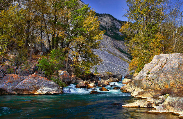 克利尔沃特河(clearwater river):位于加拿大<a target="