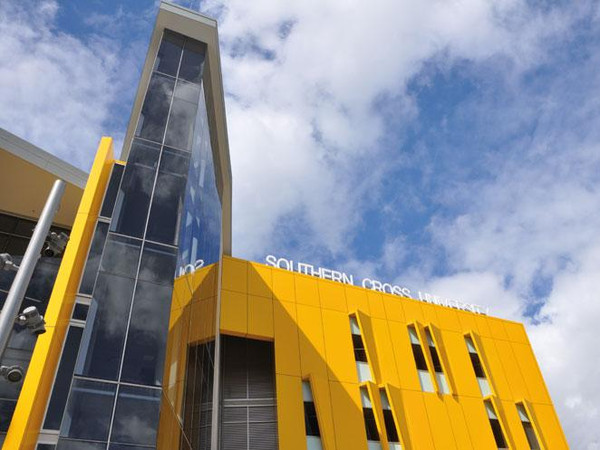  p>南十字星大学(southern cross university),原名"利斯莫尔师范学院