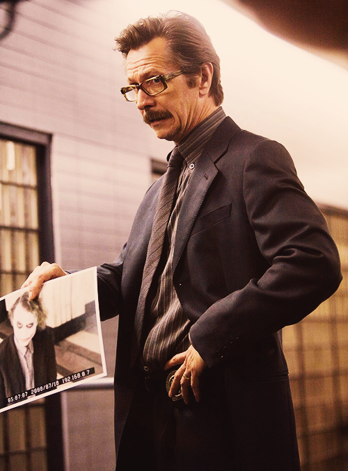  p>加里·奥德曼 i>(gary oldman) /i>,1958年3月21日出生于英国伦敦