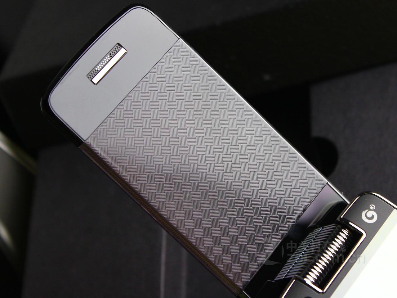  p data-id="sz97wklhlj5r">酷派8830是一款酷派旗下的翻盖式手机