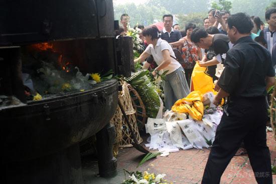  p>文兴宇(1941年8月6日—2007年7月30日),祖籍山东,出生于辽宁省丹东