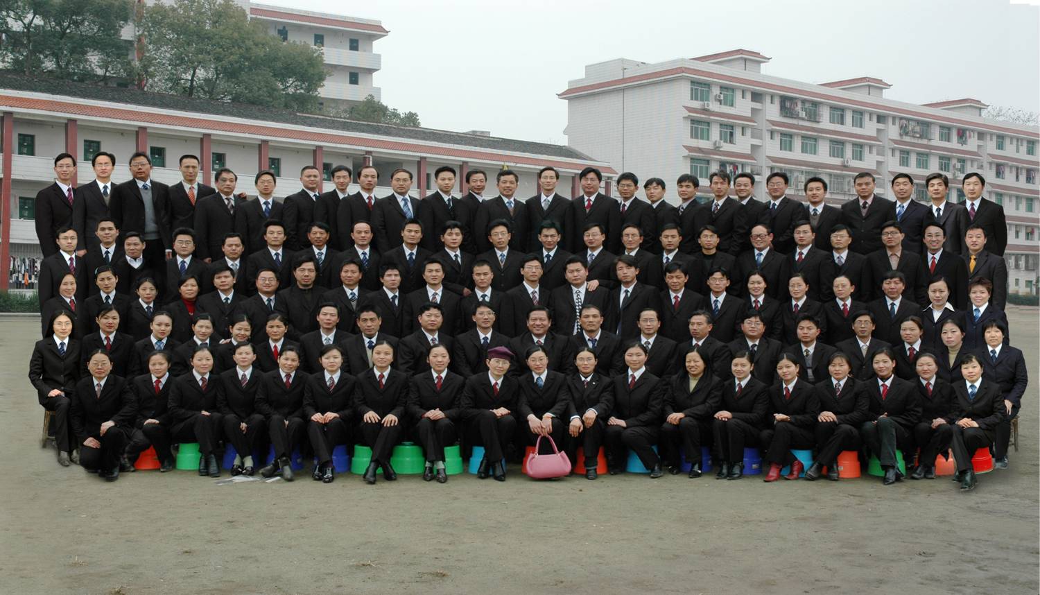  p data-id="gnwp8lzwr3">涟源市第三中学简称涟源三中,创建于1941年